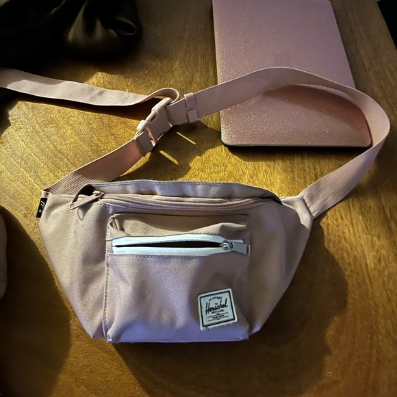 Herschel Supply Company Other - Herschel pouch